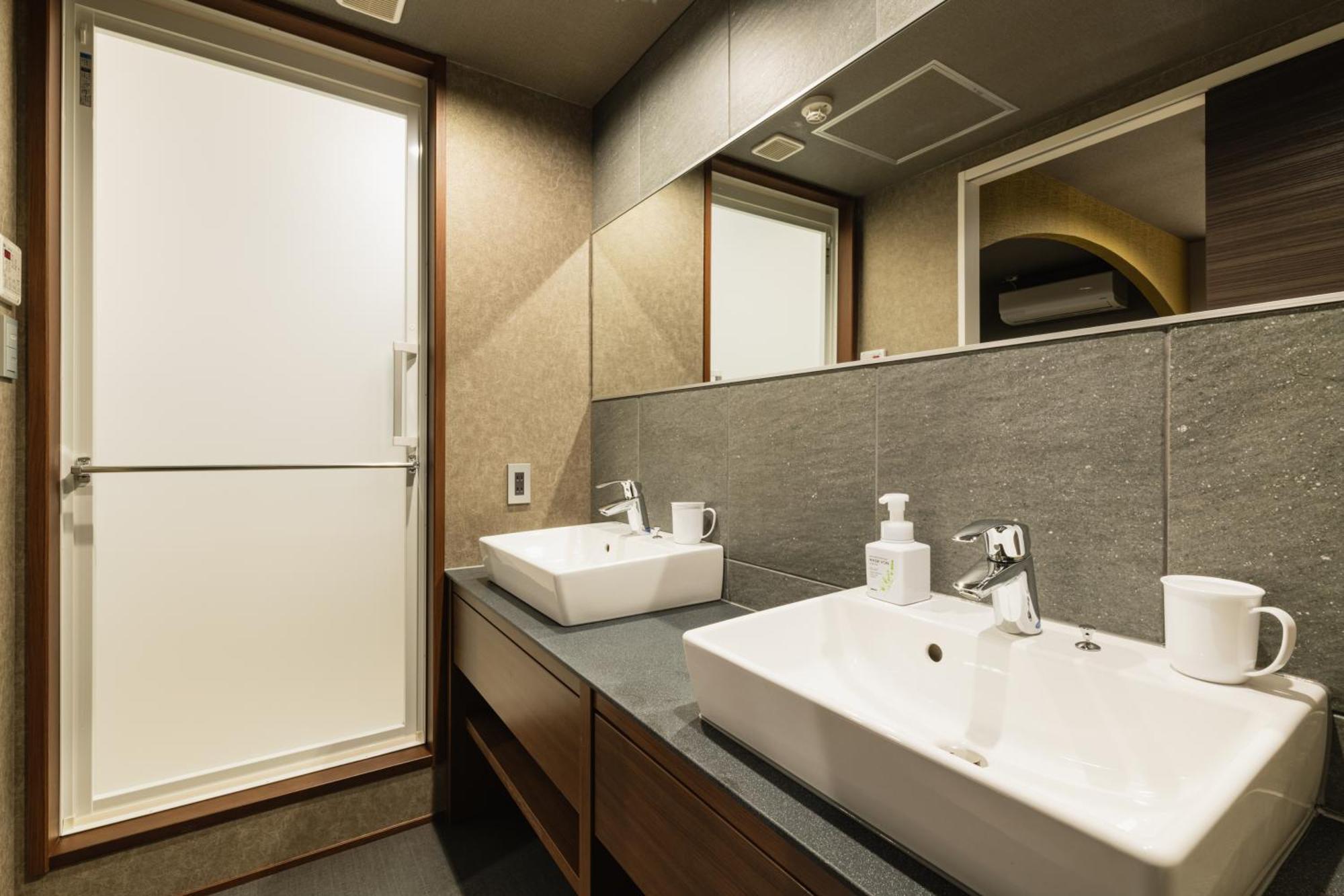Grand Base Haruyoshi Aparthotel Fukuoka  Exteriör bild